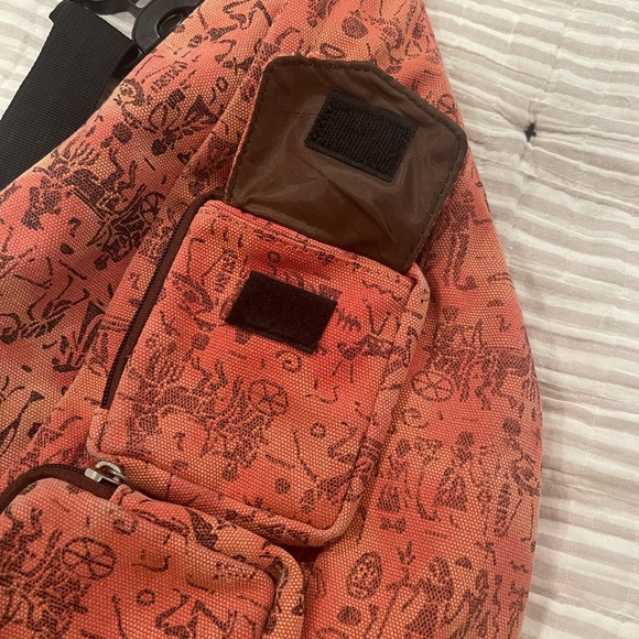 Meru Sling Bag - Picture 9 of 15